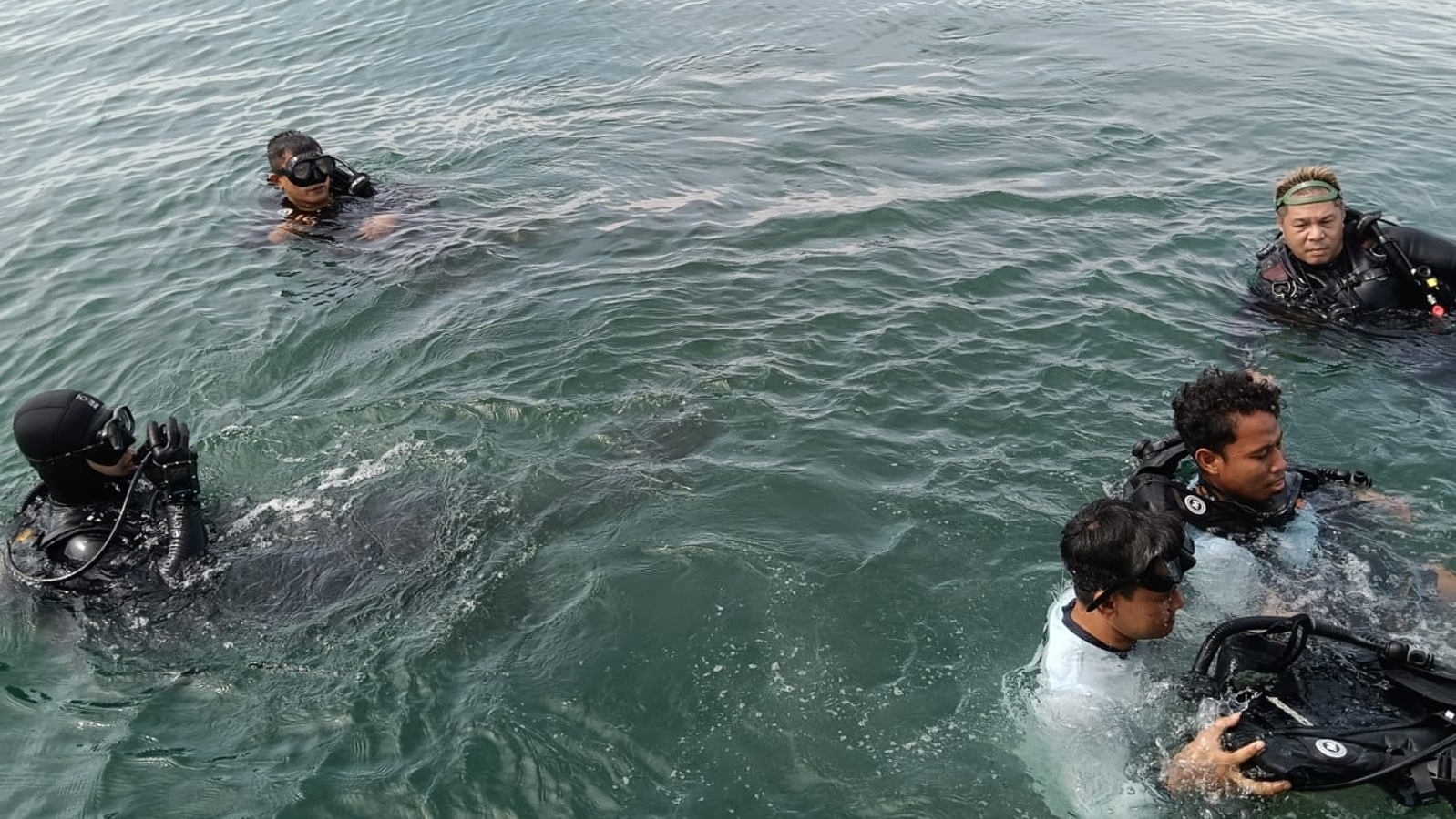 印度尼西亚 • 雅加达市 | 水下搜救队伍 “ 潜水通信定位系统 ” 装备使用培训